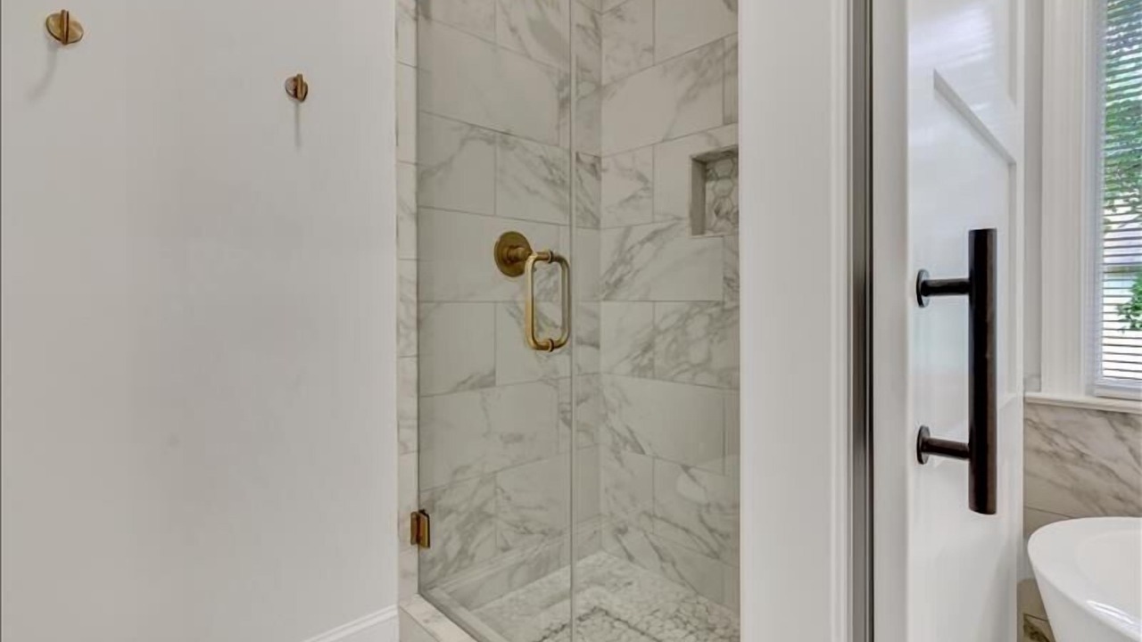 Photo of Bathroom in Huddleston