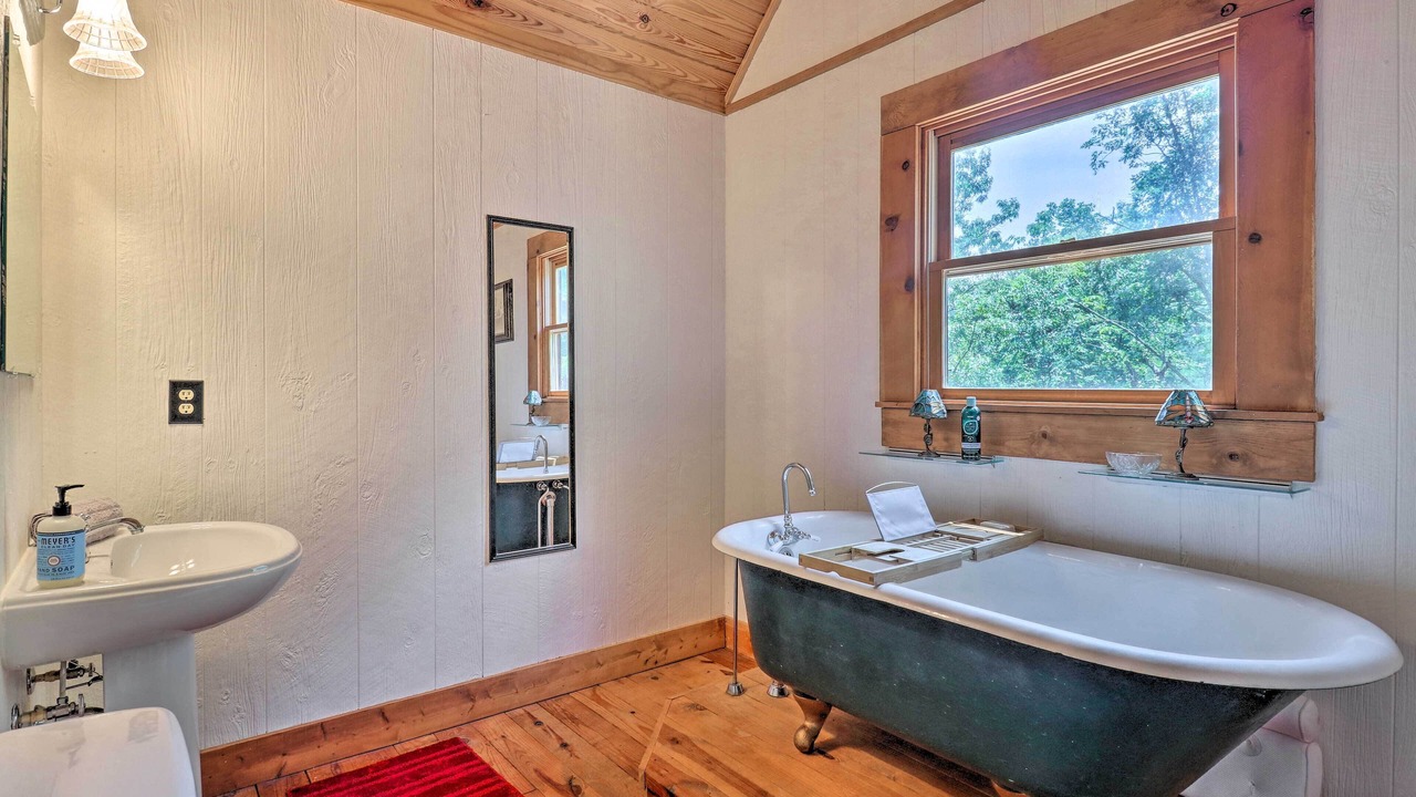 Photo of Bathroom in Lynn