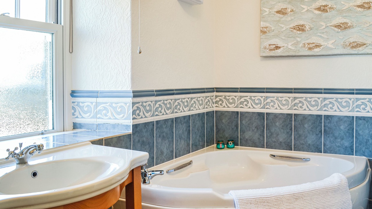 Photo of Bathroom in Lockerbie