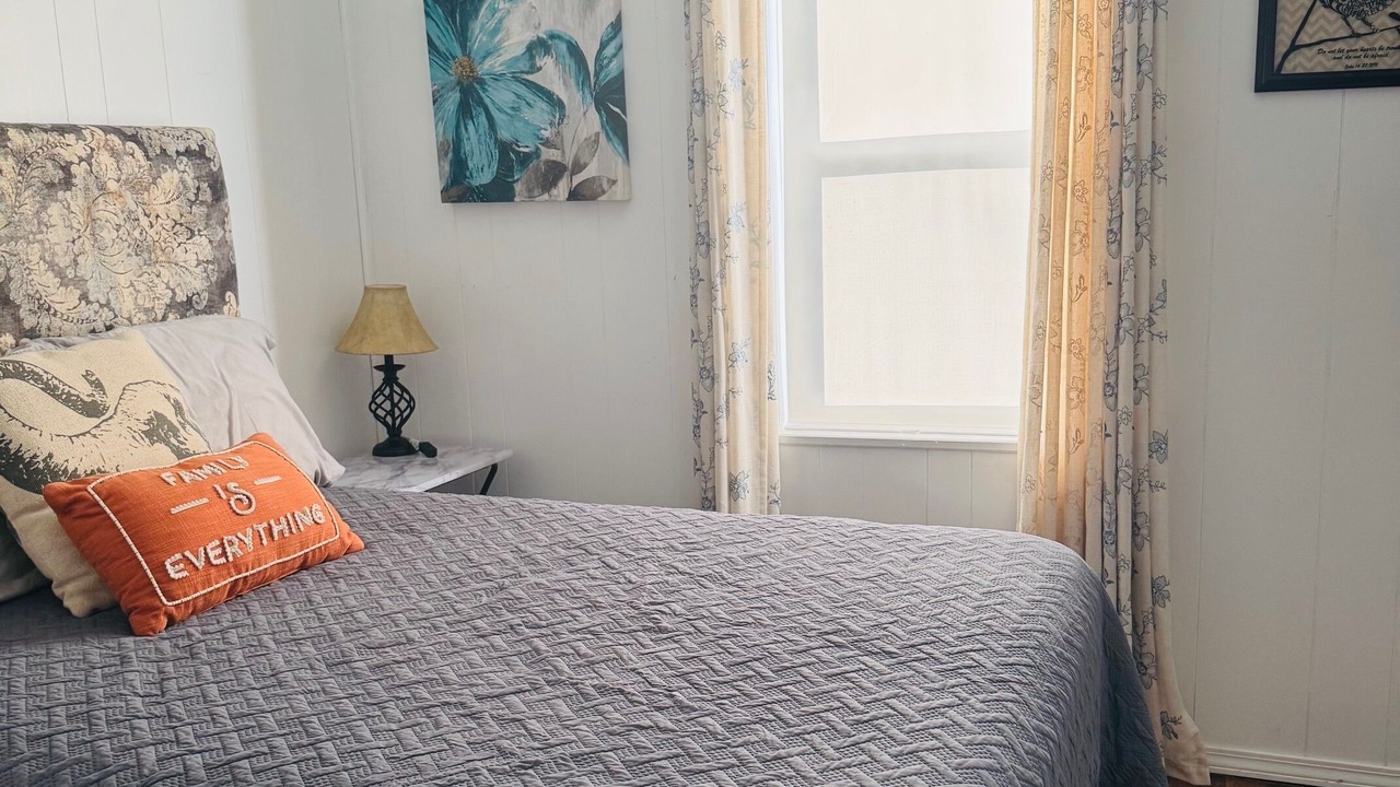 Photo of Bedroom in Crestline