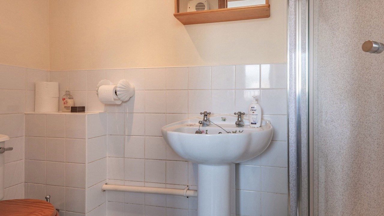 Photo of Bedroom in Chapel Saint Leonards