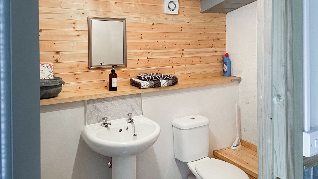 Photo of Bathroom in Tirabad