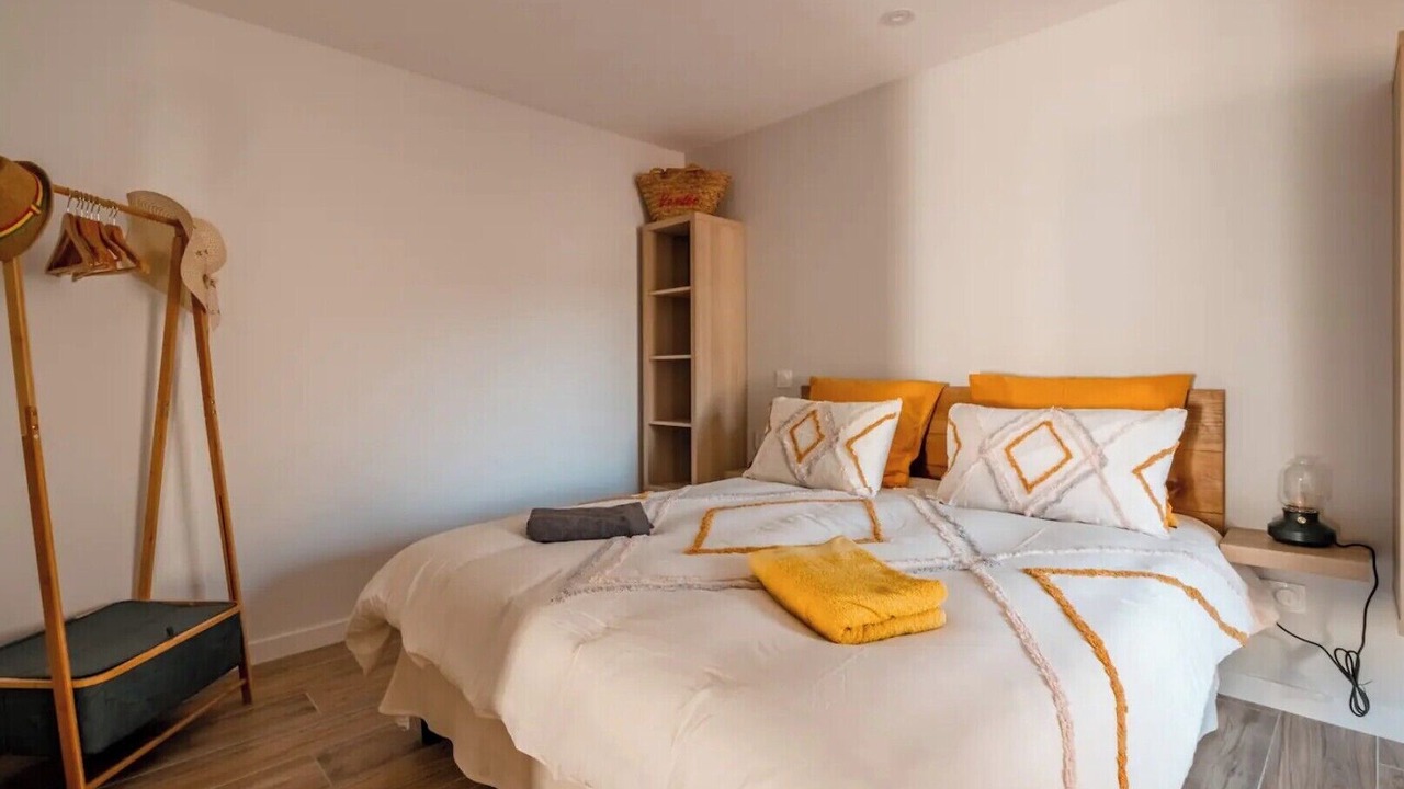 Photo of Bedroom in Saint-Jean-de-Beugne