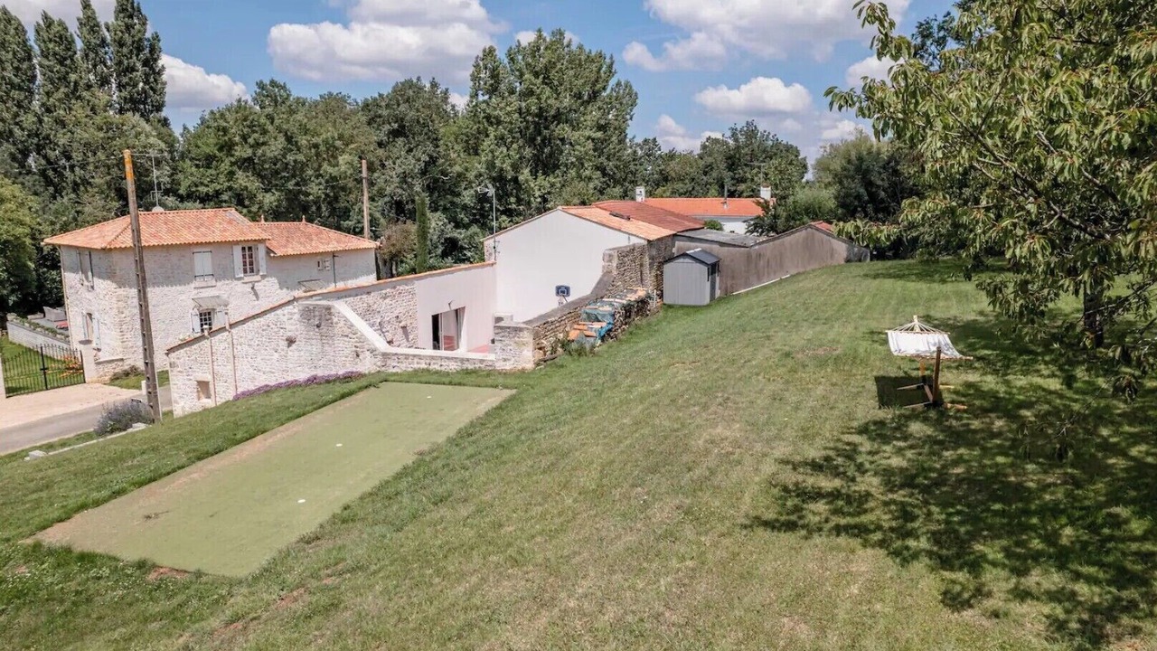 Photo of Outdoor in Saint-Jean-de-Beugne