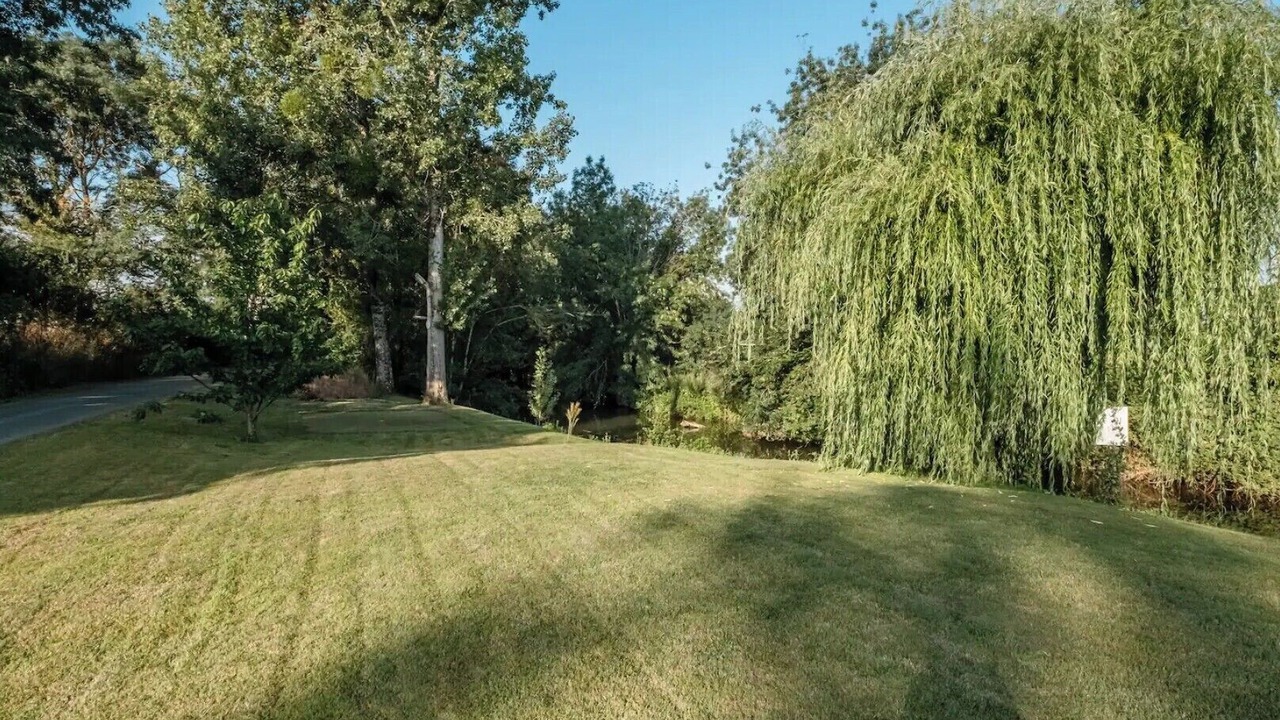 Photo of Outdoor in Saint-Jean-de-Beugne
