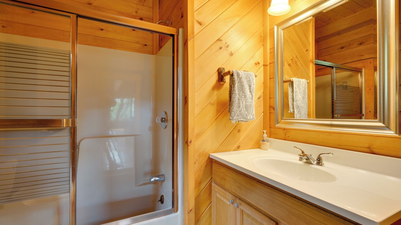 Photo of Bathroom in Athol