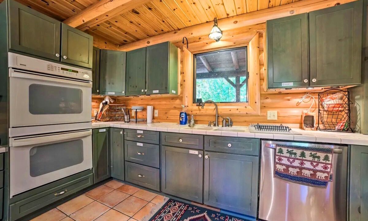 Photo of Kitchen in Gladwin