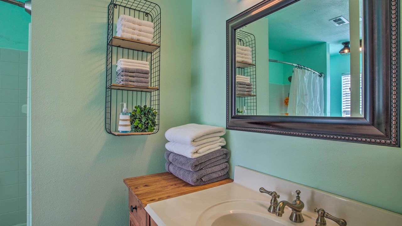 Photo of Bathroom in Pottsboro