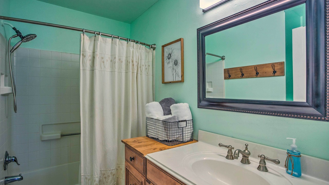 Photo of Bathroom in Pottsboro