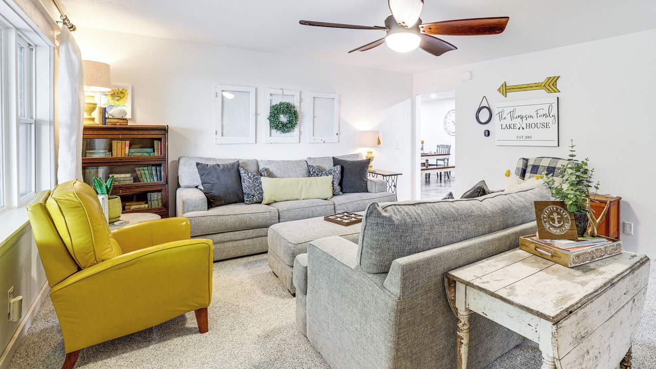 Photo of Livingroom in Garfield