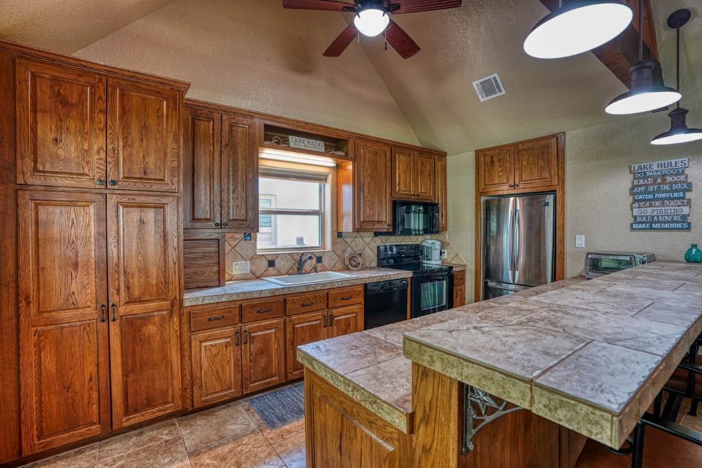 Photo of Kitchen in Lakehills