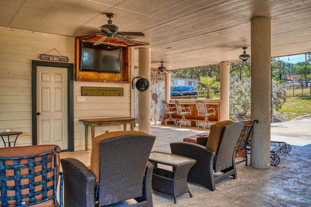 Photo of Patio Balcony in Lakehills