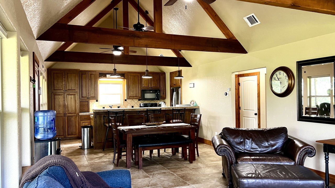 Photo of Livingroom in Lakehills