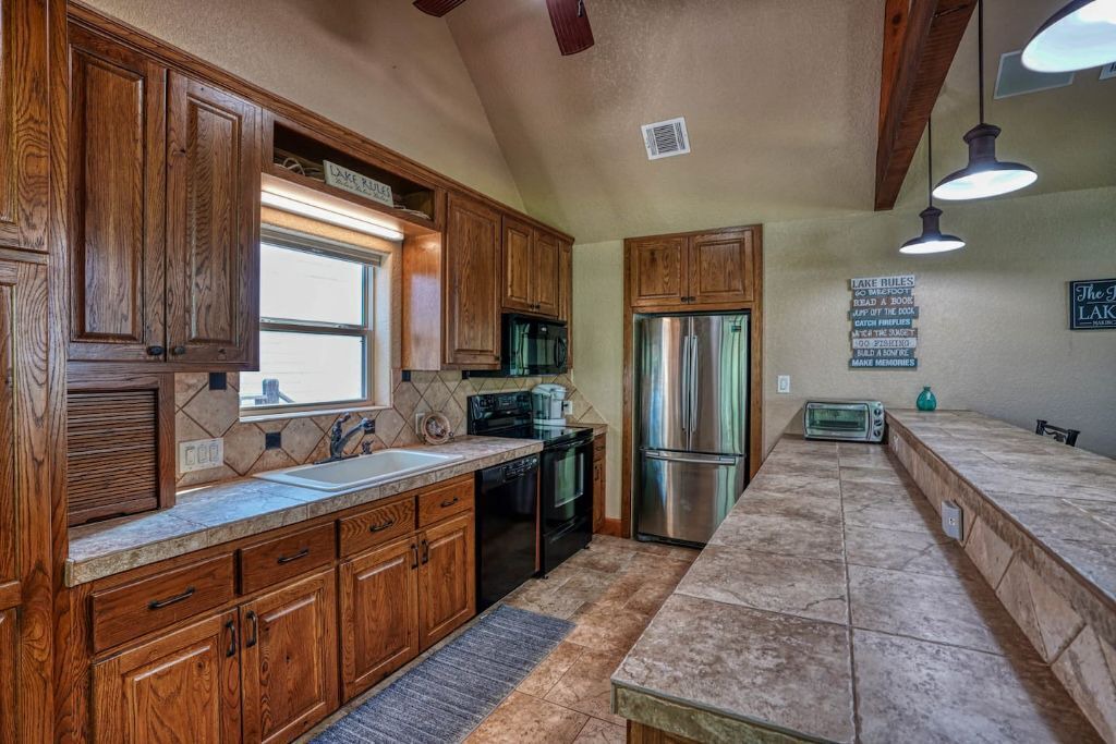 Photo of Kitchen in Lakehills