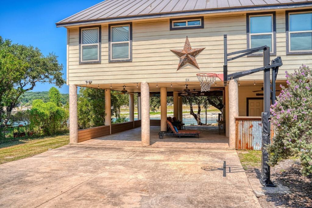 Photo of Outdoor in Lakehills