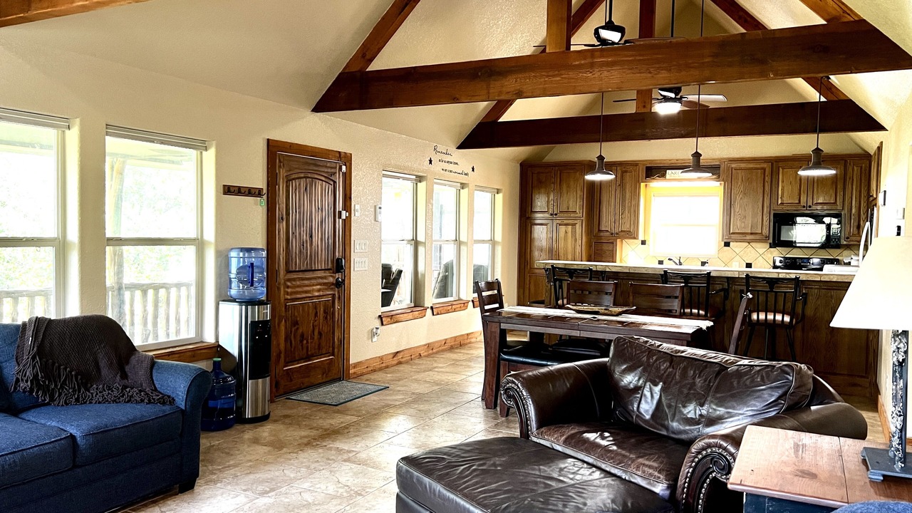 Photo of Livingroom in Lakehills