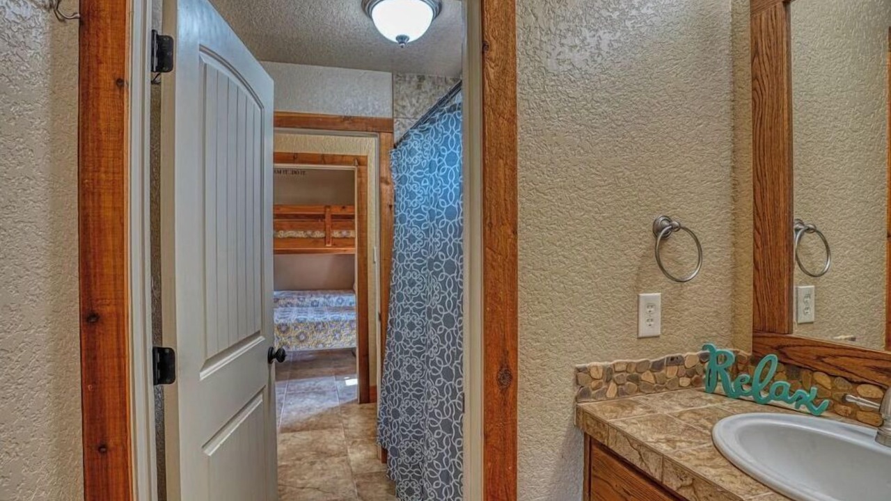 Photo of Bathroom in Lakehills