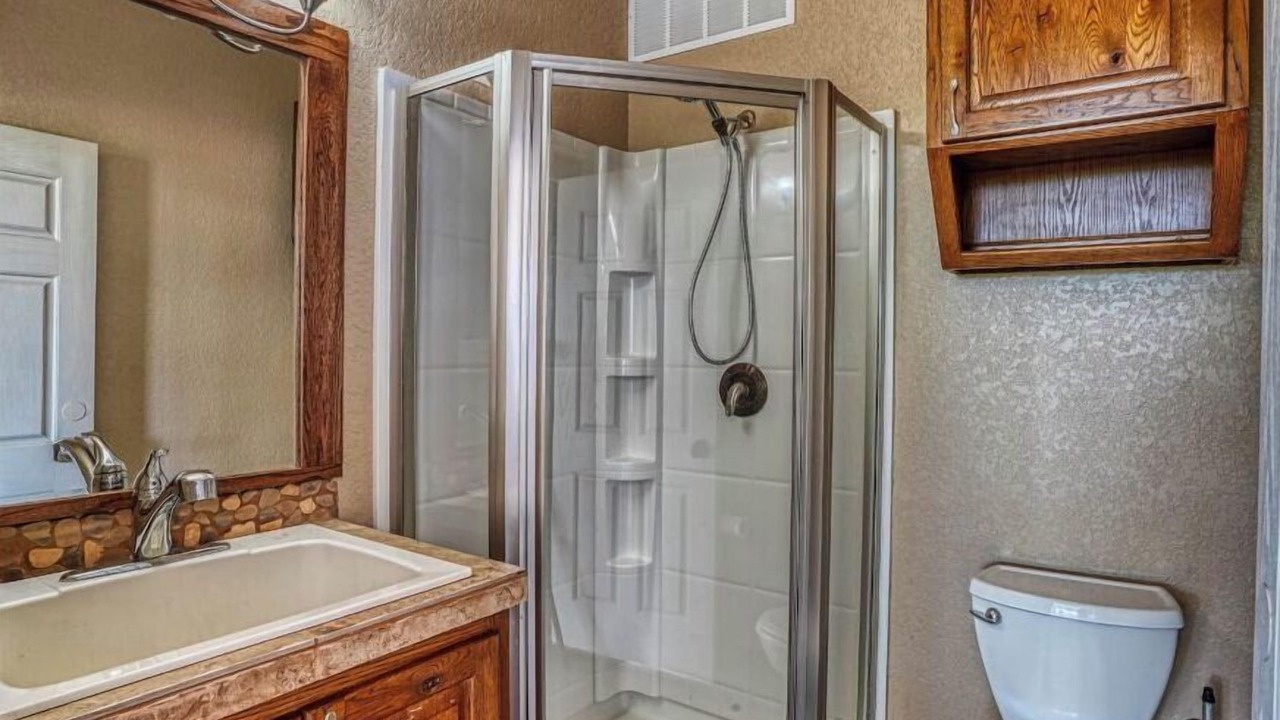 Photo of Bathroom in Lakehills