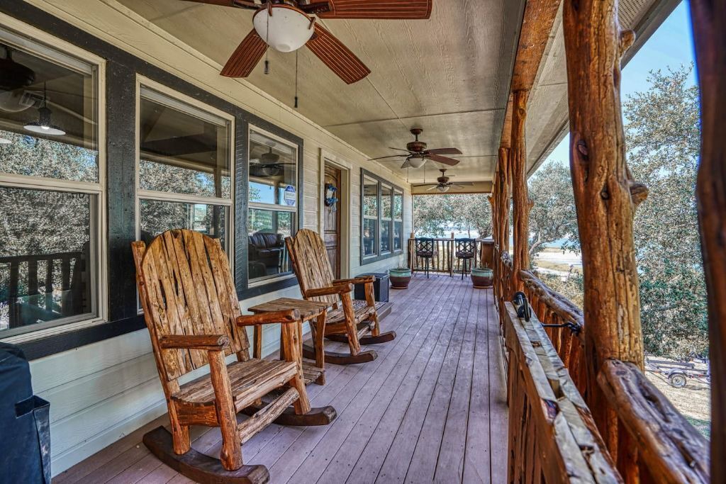 Photo of Patio Balcony in Lakehills