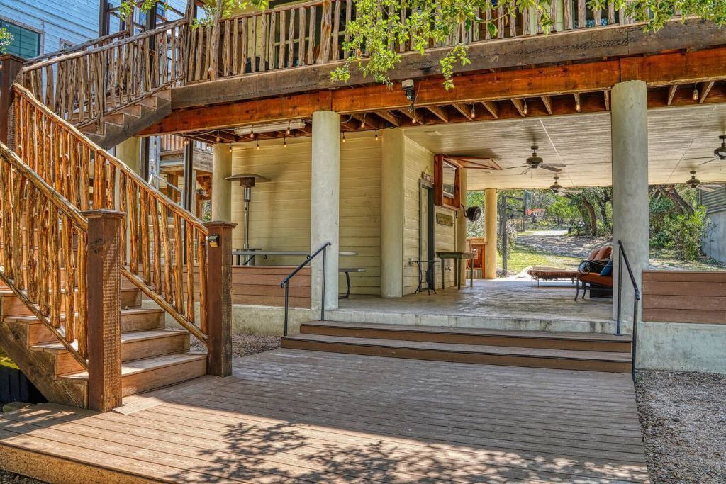 Photo of Patio Balcony in Lakehills