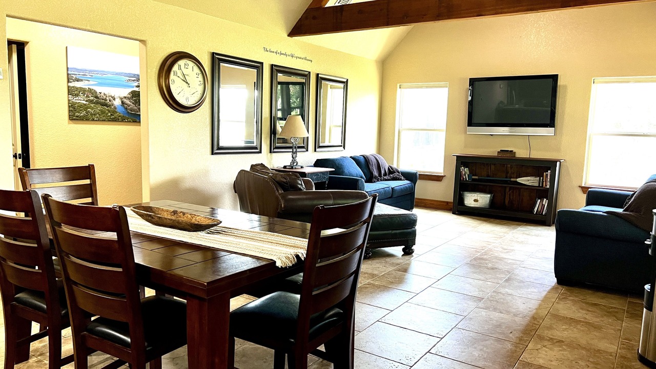 Photo of Livingroom in Lakehills
