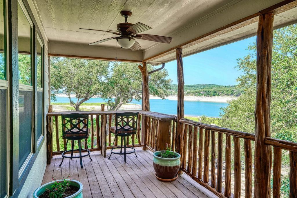 Photo of Patio Balcony in Lakehills