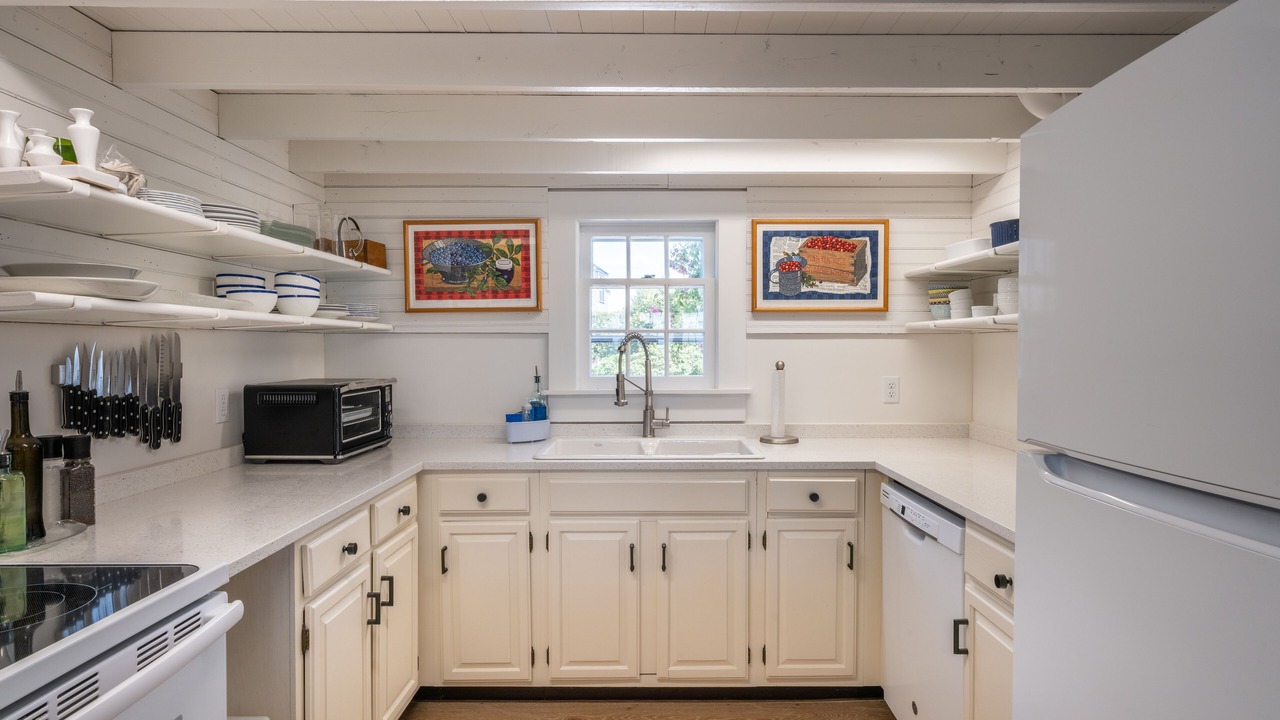 Photo of Kitchen in Surfside