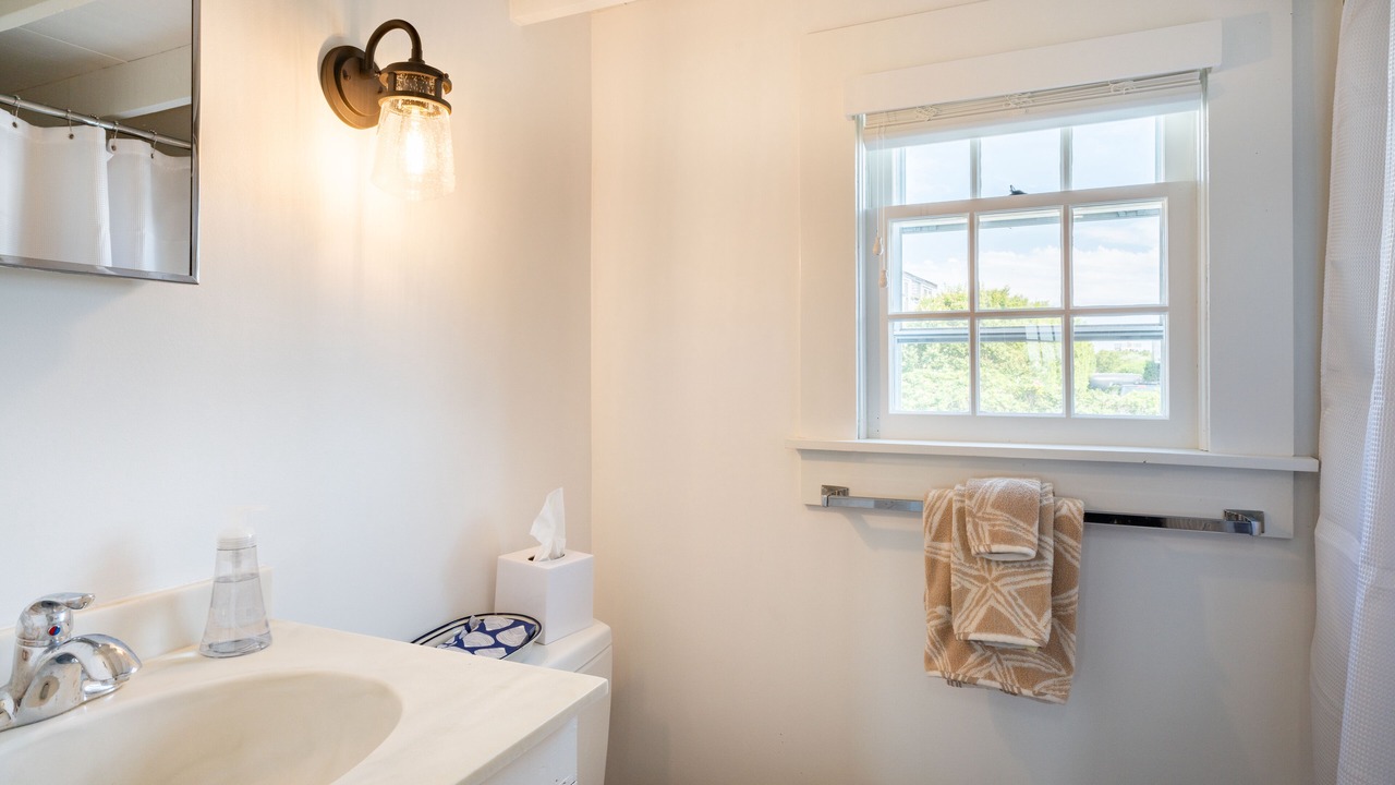 Photo of Bathroom in Surfside