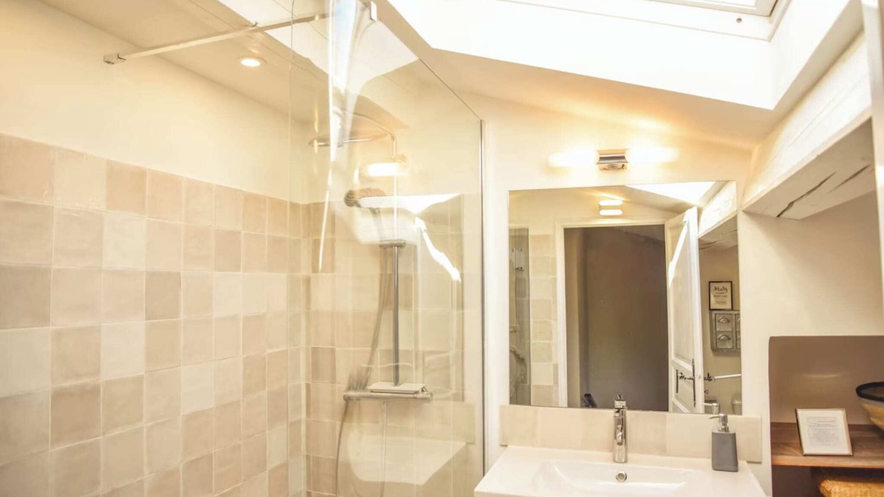 Photo of Bathroom in Cuers