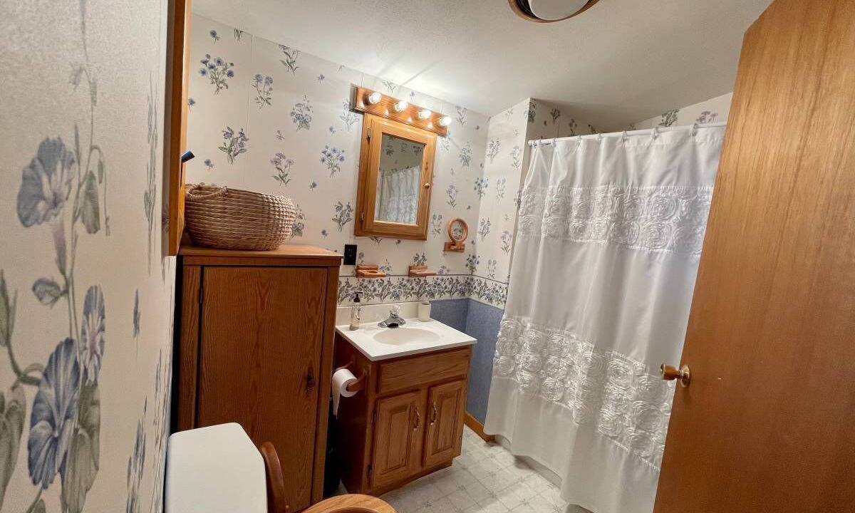 Photo of Bathroom in Town of Fowler