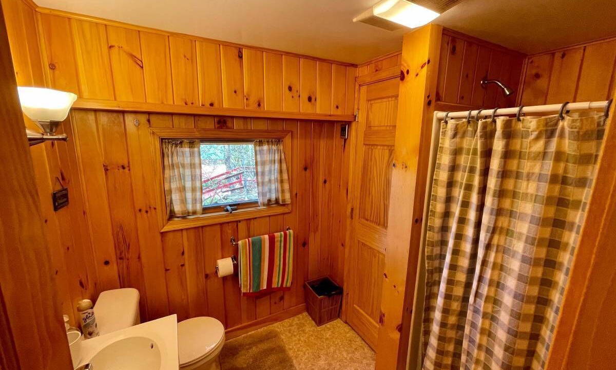Photo of Bathroom in Town of Fowler