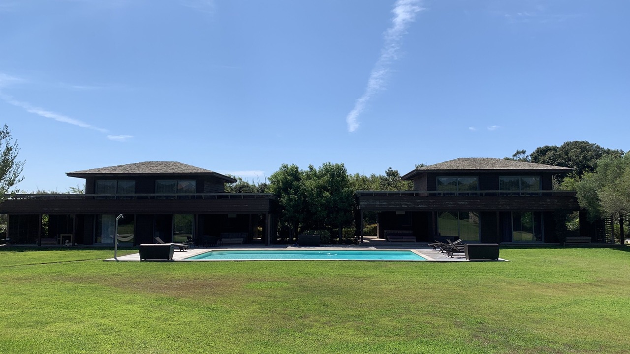 Photo of Outdoor in Bonifacio