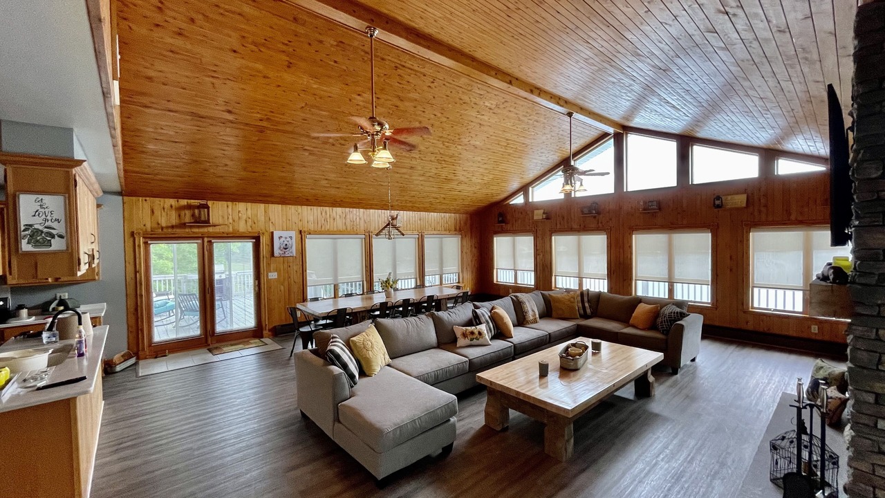 Photo of Livingroom in Town of Fowler