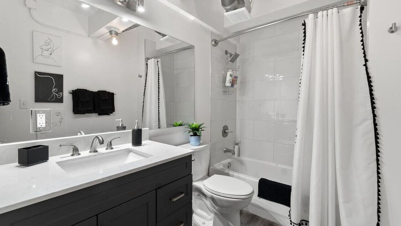 Photo of Bathroom in Downtown Fort Worth