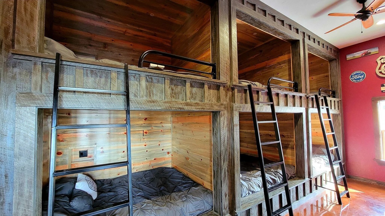 Photo of Bedroom in Pittsburg