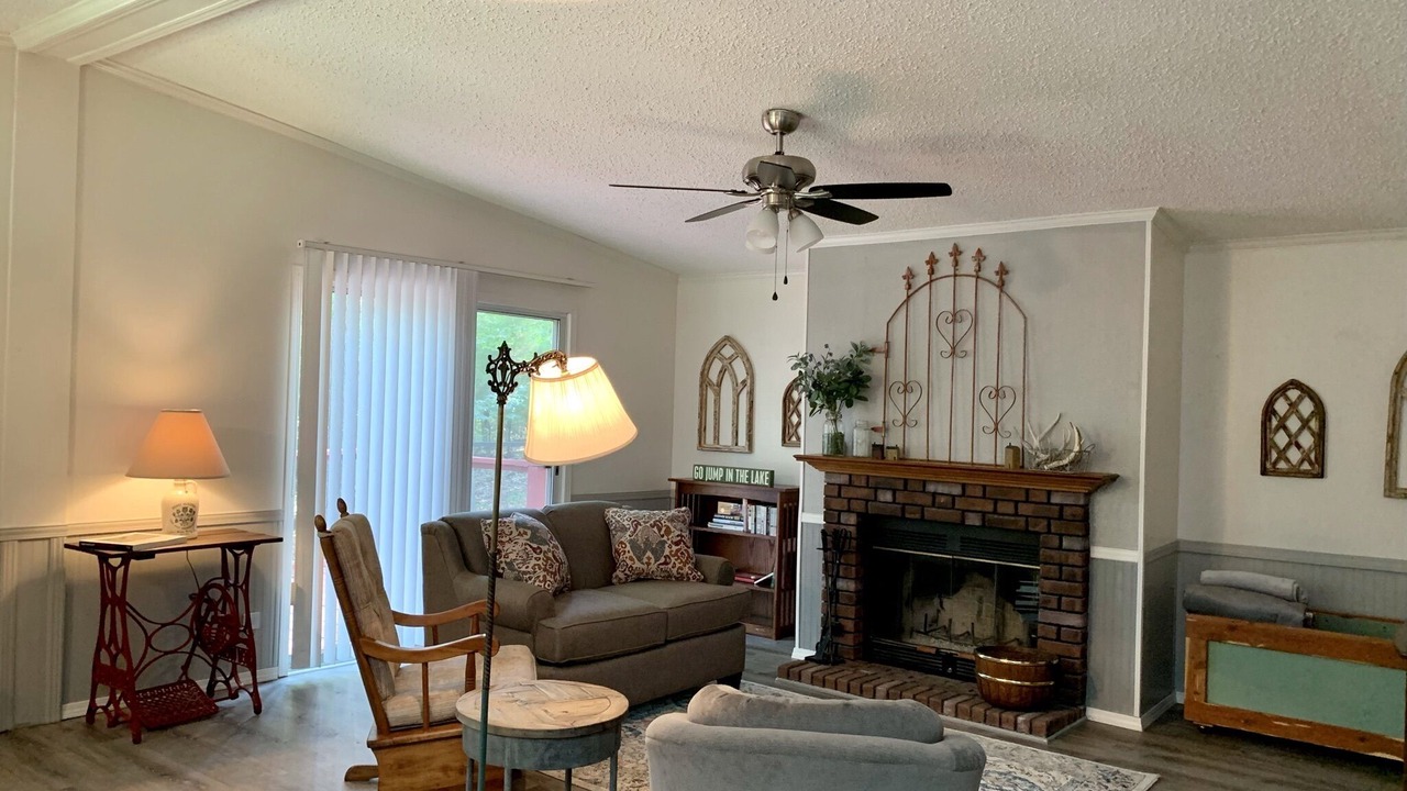 Photo of Bedroom in Bull Shoals