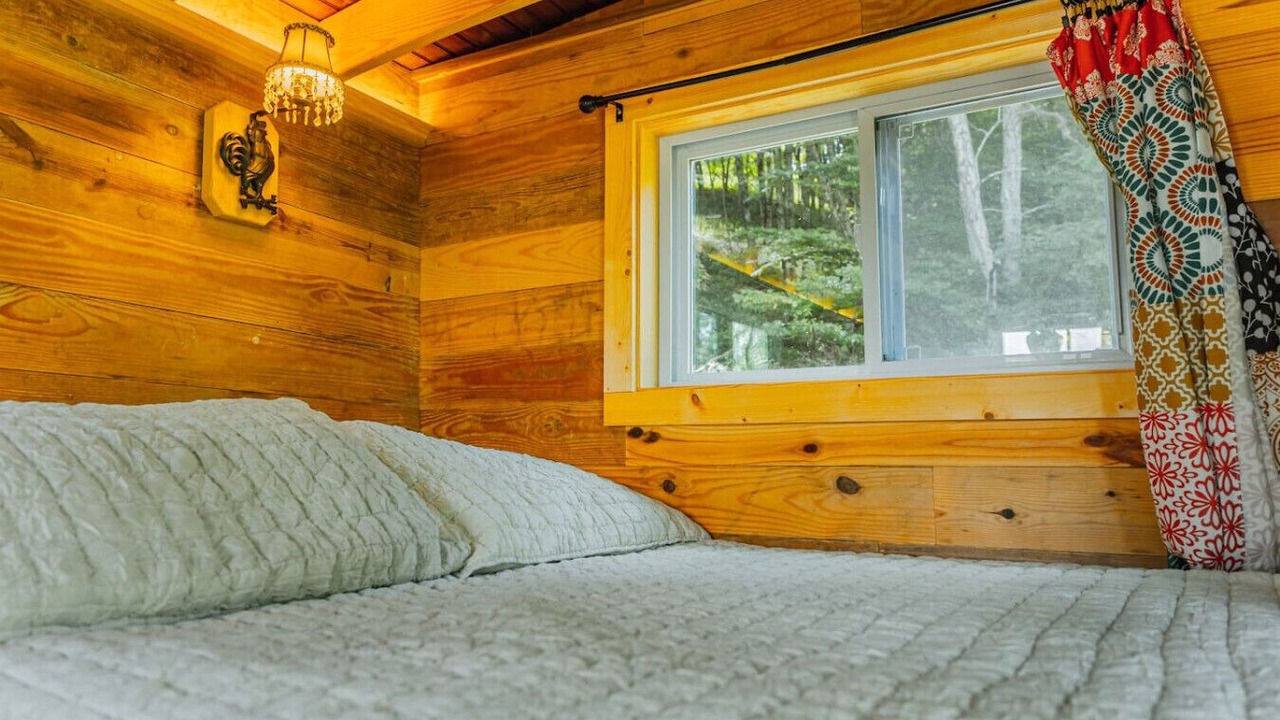 Photo of Bedroom in Mouth of Wilson