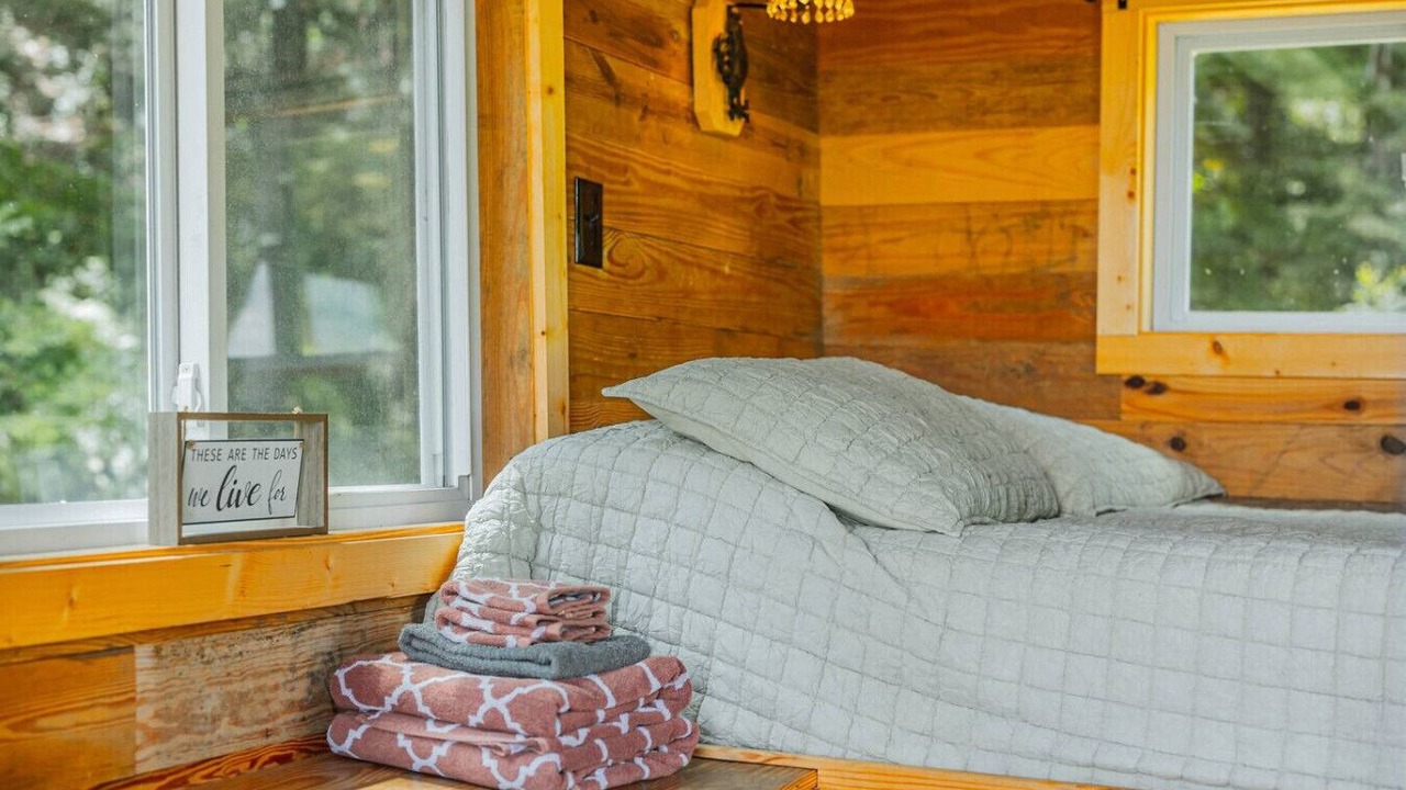 Photo of Bedroom in Mouth of Wilson