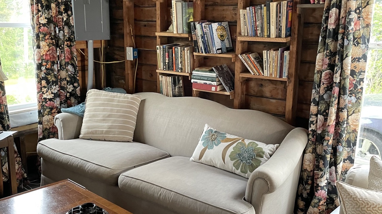 Photo of Livingroom in Bailey Island