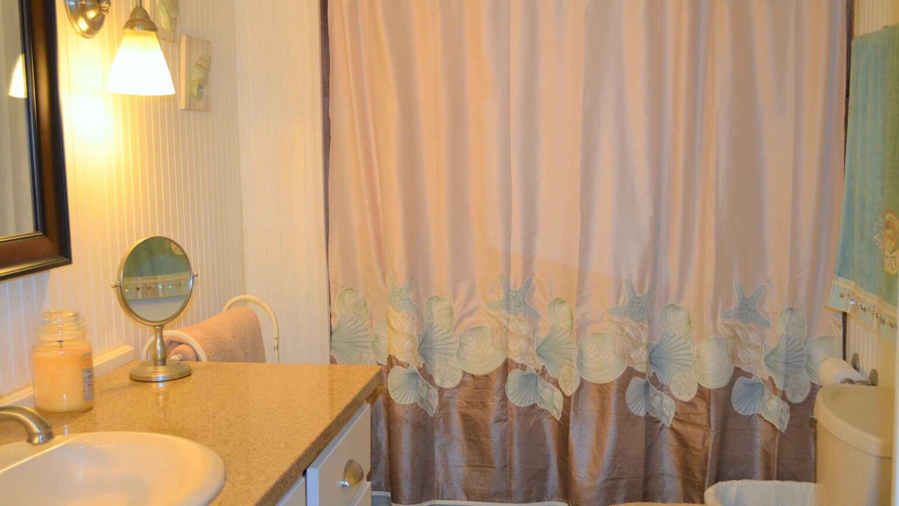 Photo of Bathroom in Harkers Island