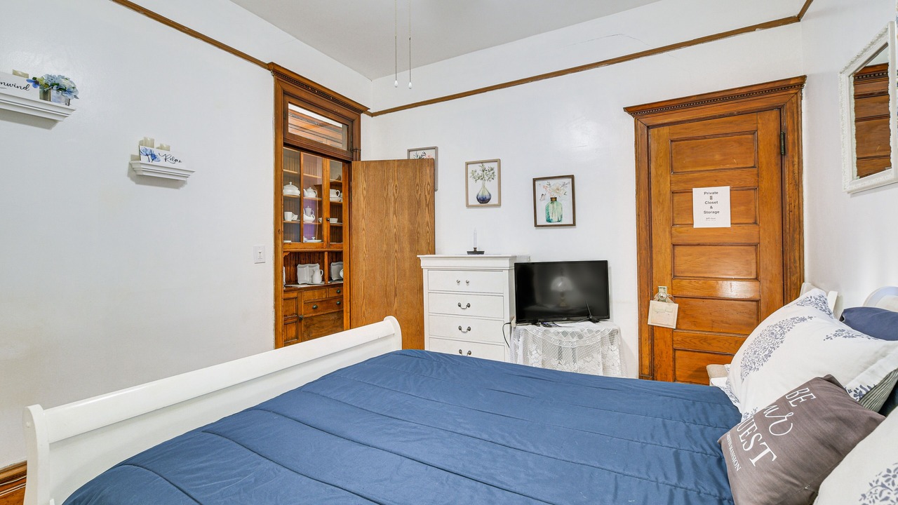 Photo of Bedroom in East Garfield Park