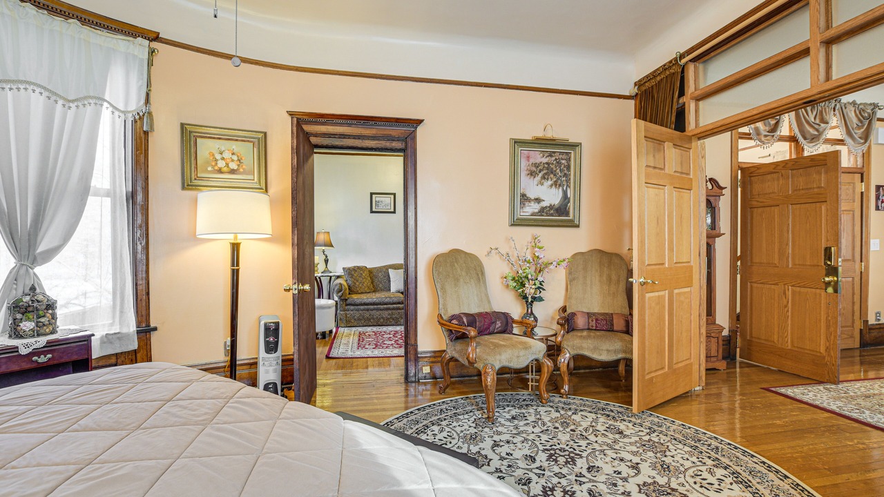 Photo of Bedroom in East Garfield Park