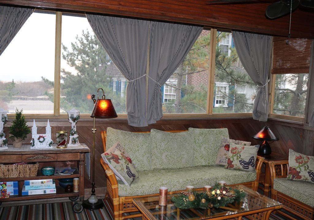Photo of Livingroom in Admiral Estates