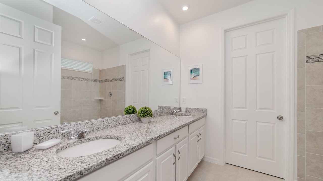 Photo of Bathroom in Bay Lake