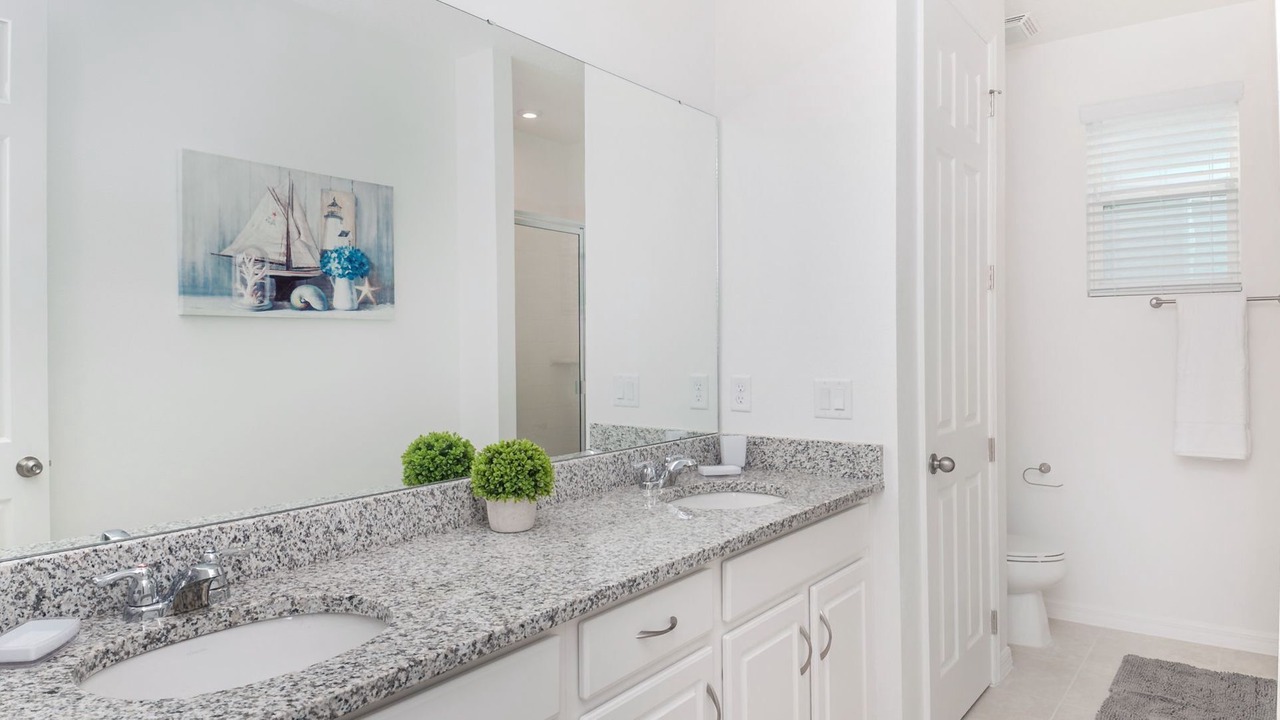 Photo of Bathroom in Bay Lake