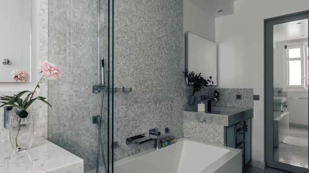 Photo of Bathroom in Porte-Dauphine