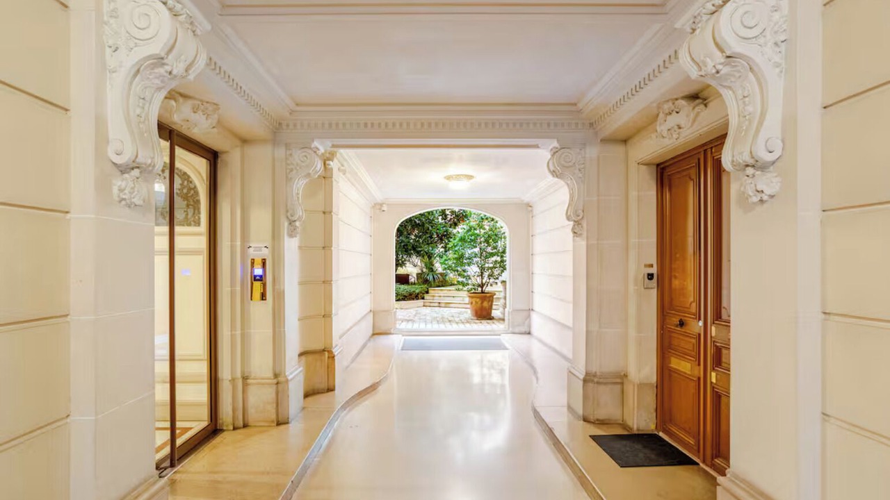 Photo of Others in Porte-Dauphine