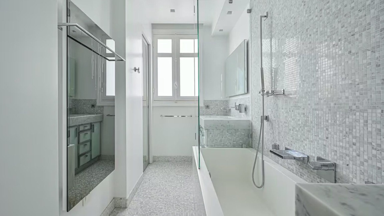 Photo of Bathroom in Porte-Dauphine