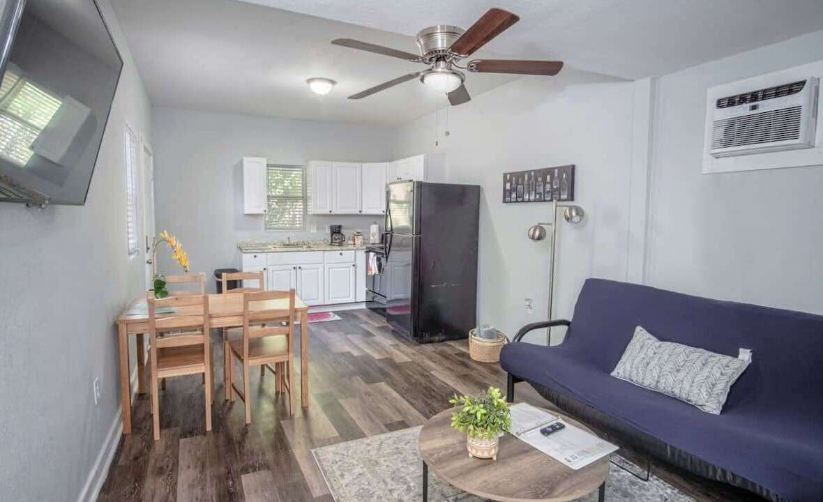 Photo of Livingroom in Five Points
