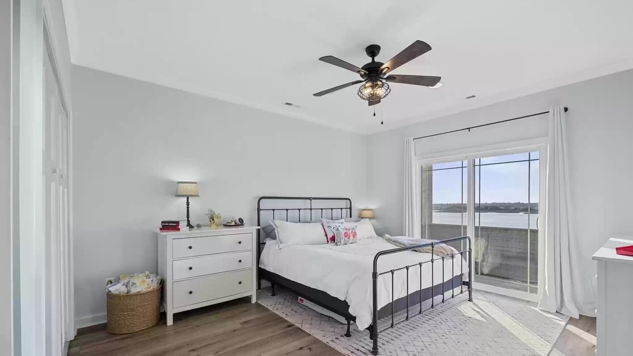 Photo of Bedroom in Topsail Beach